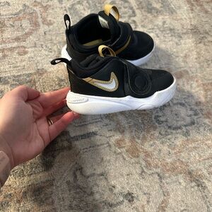 Nike Kids Black and Gold Sneakers